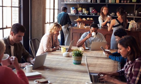 Porque razão somos mais criativos numa cafetaria?
